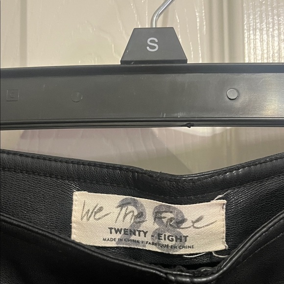 We The Free Black Faux Leather Pants- Size 28 - Picture 2 of 7